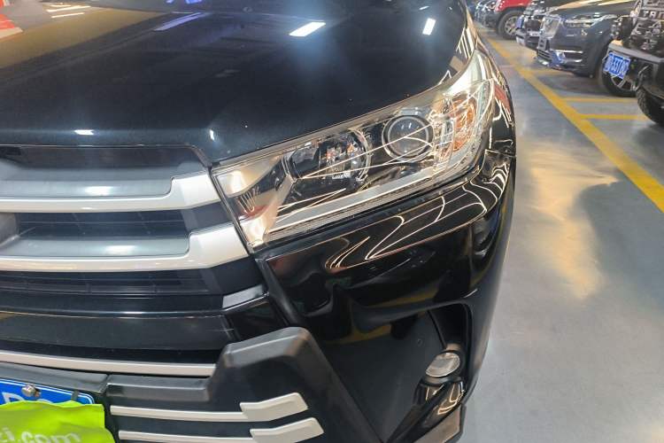 Used Toyota Highlander 2018 2.0T Four-Wheel Drive Luxury Version 7 Seats China VI Standard Left Front Headlight