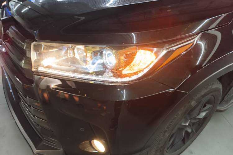 Used Toyota Highlander 2018 2.0T Four-Wheel Drive Knight Edition 7 Seats China VI Standard Left Front Headlight