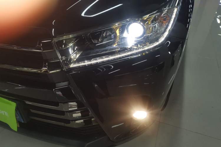 Used Toyota Highlander 2018 2.0T Four-Wheel Drive Knight Edition 7 Seats China VI Standard Left Front Headlight