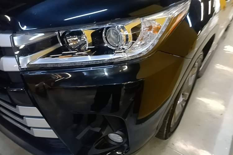 Used Toyota Highlander 2018 2.0T Four-Wheel Drive Luxury Version 7 Seats China VI Standard Left Front Headlight