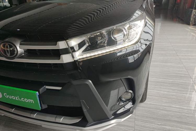 Used Toyota Highlander 2018 2.0T Four-Wheel Drive Luxury Version 7 Seats China VI Standard Left Front Headlight