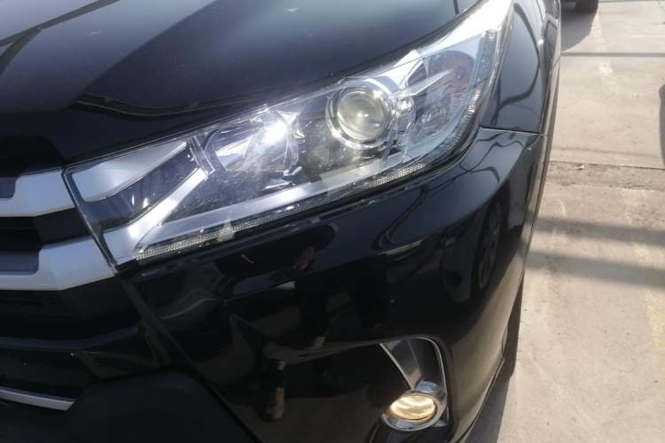 Used Toyota Highlander 2018 2.0T Four-Wheel Drive Luxury Version 7 Seats China VI Standard Left Front Headlight