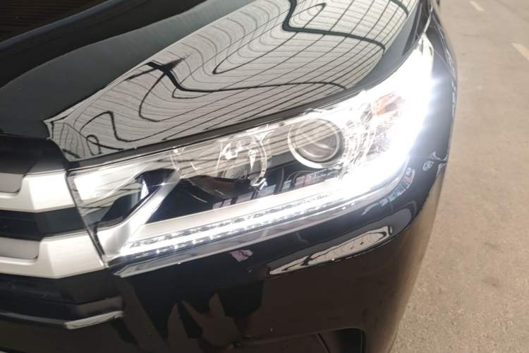 Used Toyota Highlander 2018 2.0T Four-Wheel Drive Elite Edition 7 Seats China VI Standard Left Front Headlight