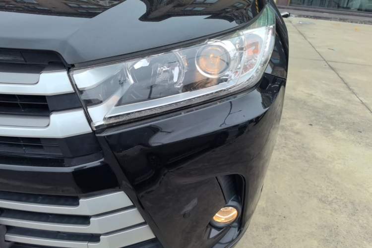 Used Toyota Highlander 2018 2.0T Two-Wheel Drive Elite Version 5 Seats China VI Standard Left Front Headlight