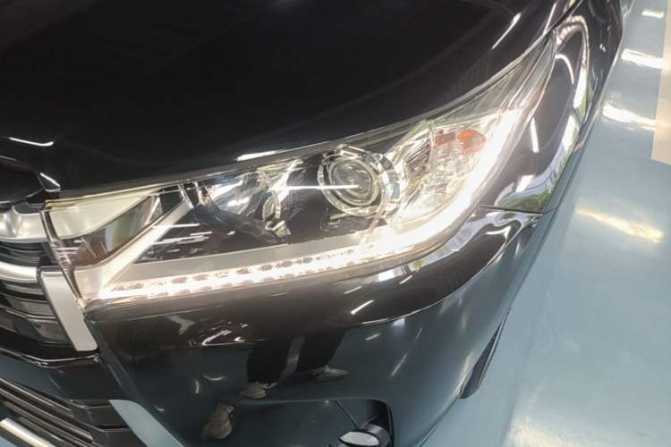 Used Toyota Highlander 2018 2.0T Four-Wheel Drive Prestige Version 7 Seats China VI Standard Left Front Headlight