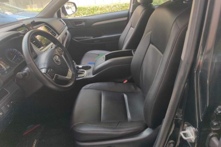 Used Toyota Highlander 2018 2.0T Two-Wheel Drive Luxury Edition 7 Seats China VI Standard Left Front Seat