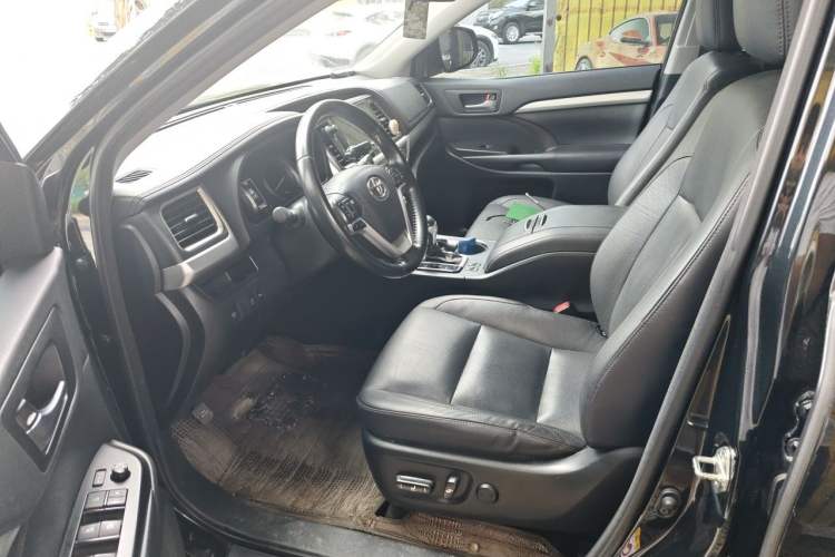 Used Toyota Highlander 2018 2.0T Four-Wheel Drive Luxury Edition 7 Seats China V Emission Standard Left Front Seat