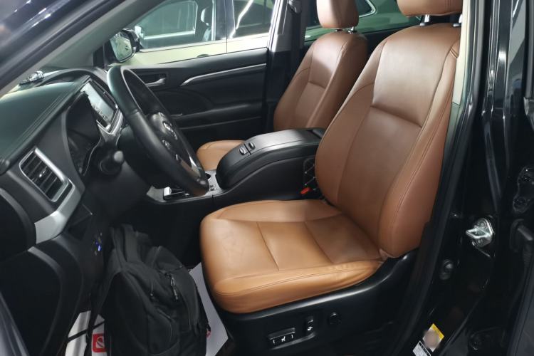 Used Toyota Highlander 2018 2.0T Four-Wheel Drive Knight Edition 7 Seats China VI Standard Left Front Seat