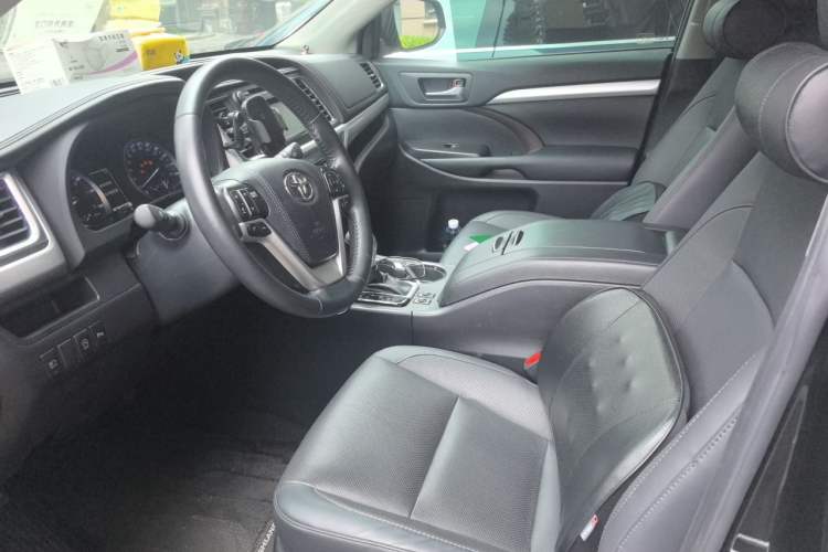 Used Toyota Highlander 2018 2.0T Two-Wheel Drive Luxury Edition 7 Seats China VI Standard Left Front Seat