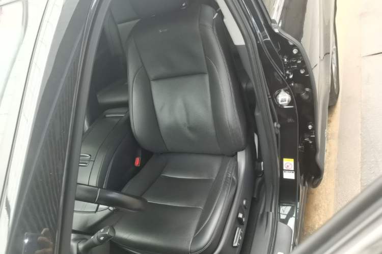 Used Toyota Highlander 2018 2.0T Four-Wheel Drive Luxury Version 7 Seats China VI Standard Left Front Seat