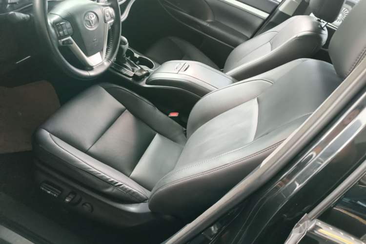 Used Toyota Highlander 2018 2.0T Four-Wheel Drive Luxury Edition 7 Seats China V Emission Standard Left Front Seat