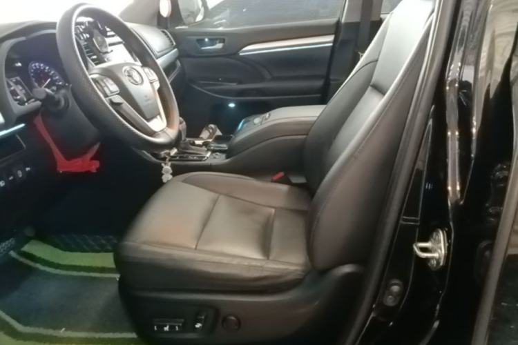 Used Toyota Highlander 2018 2.0T Four-Wheel Drive Luxury Version 7 Seats China VI Standard Left Front Seat