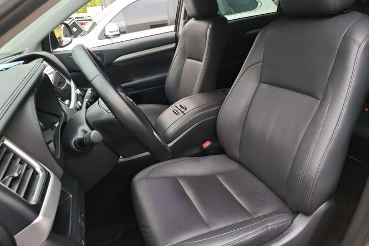 Used Toyota Highlander 2018 2.0T Four-Wheel Drive Supreme Edition 7-Seater China VI Left Front Seat