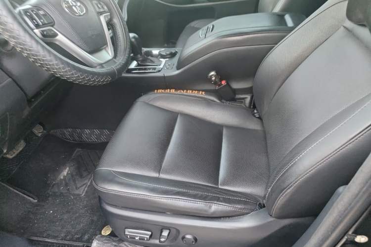 Used Toyota Highlander 2018 2.0T Four-Wheel Drive Prestige Version 7 Seats China V Emission Standard Left Front Seat