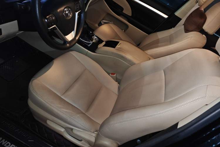 Used Toyota Highlander 2018 2.0T Four-Wheel Drive Elite Edition 7 Seats China V Standard Left Front Seat