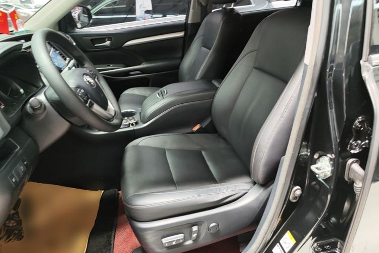 Used Toyota Highlander 2018 2.0T Four-Wheel Drive Luxury Edition 7 Seats China V Emission Standard Left Front Seat