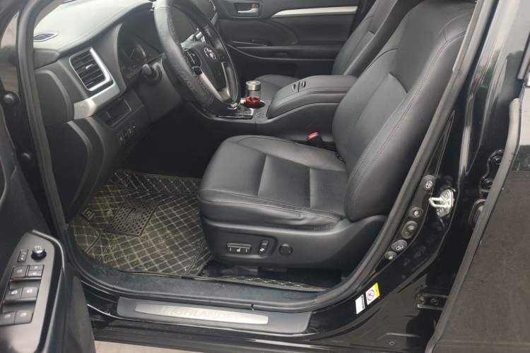 Used Toyota Highlander 2018 2.0T Four-Wheel Drive Prestige Version 7 Seats China V Emission Standard Left Front Seat