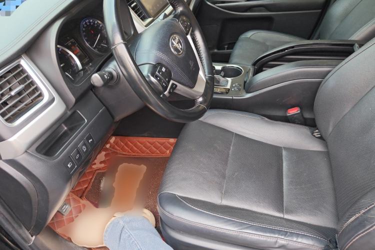 Used Toyota Highlander  Left Front Seat