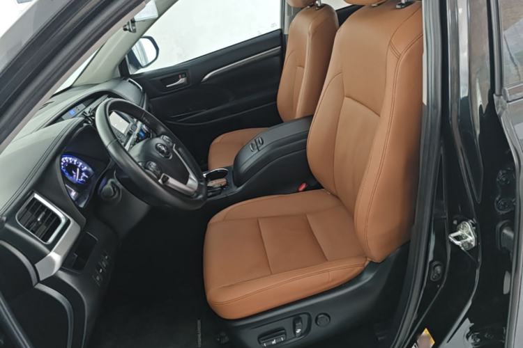 Used Toyota Highlander 2018 2.0T Four-Wheel Drive Knight Edition 7 Seats China VI Standard Left Front Seat