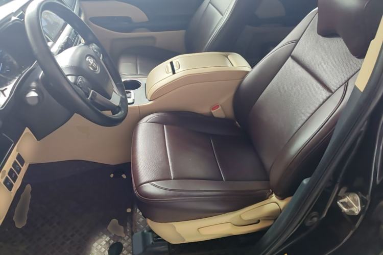 Used Toyota Highlander 2018 2.0T Two-Wheel Drive Elite Version 5 Seats China VI Standard Left Front Seat