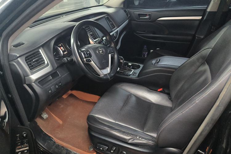 Used Toyota Highlander 2018 2.0T Four-Wheel Drive Luxury Edition 7 Seats China V Emission Standard Left Front Seat