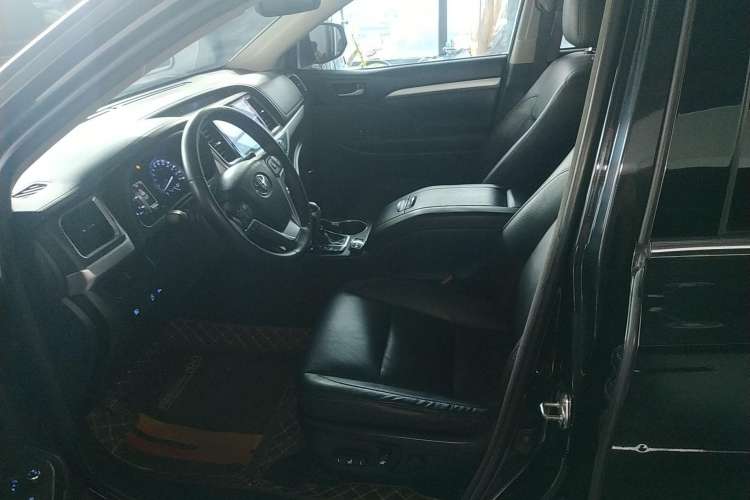 Used Toyota Highlander 2018 2.0T Four-Wheel Drive Luxury Edition 7 Seats China V Emission Standard Left Front Seat