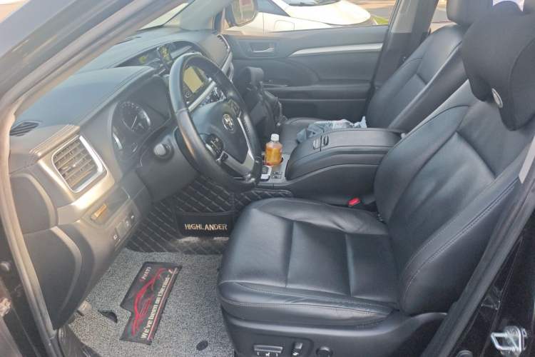 Used Toyota Highlander 2018 2.0T Two-Wheel Drive Luxury Edition 7 Seats China VI Standard Left Front Seat