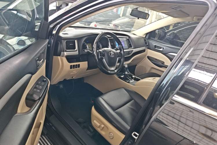Used Toyota Highlander 2018 2.0T Two-Wheel Drive Elite Version 5 Seats China VI Standard Left Front Seat