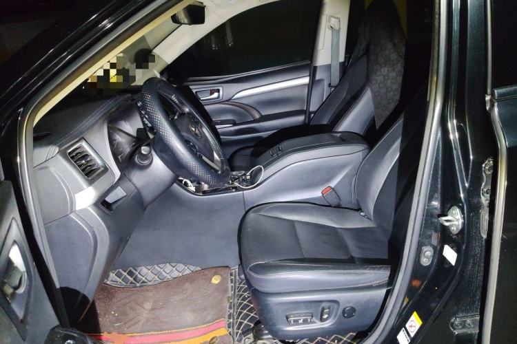 Used Toyota Highlander 2018 2.0T Four-Wheel Drive Luxury Edition 7 Seats China V Emission Standard Left Front Seat
