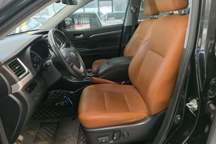 Used Toyota Highlander 2018 2.0T Four-Wheel Drive Knight Edition 7 Seats China VI Standard Left Front Seat