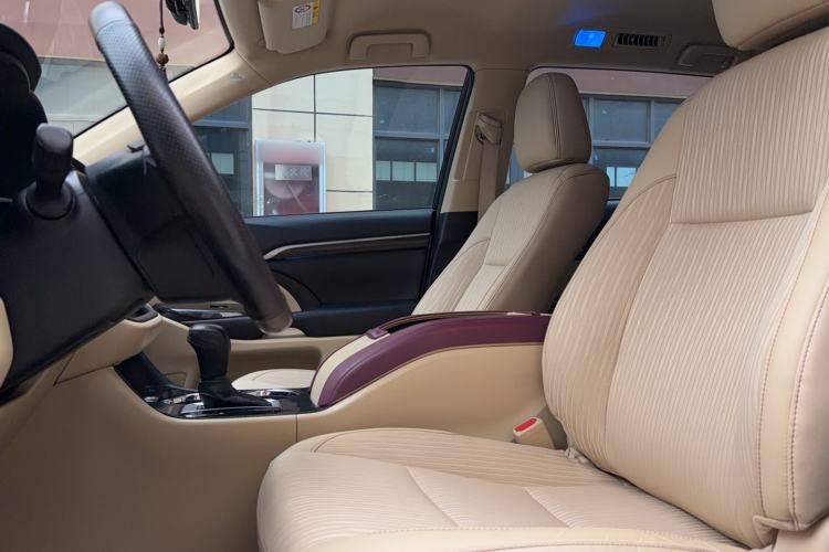Used Toyota Highlander 2018 2.0T Two-Wheel Drive Elite Version 5 Seats China VI Standard Left Front Seat