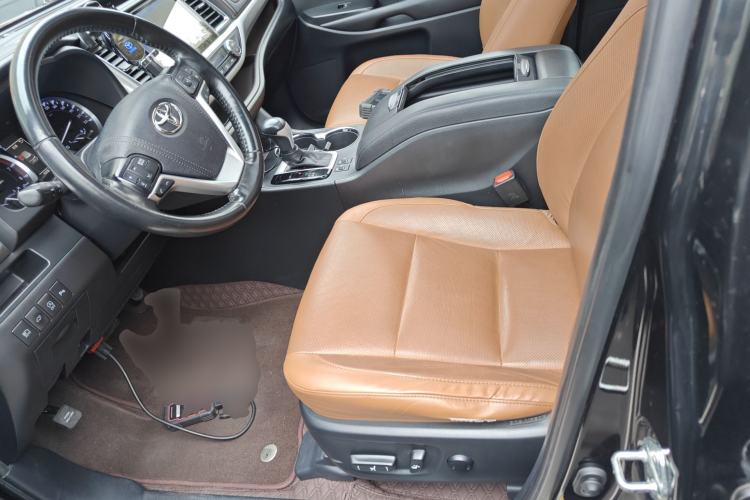 Used Toyota Highlander 2018 2.0T Four-Wheel Drive Knight Edition 7 Seats China VI Standard Left Front Seat