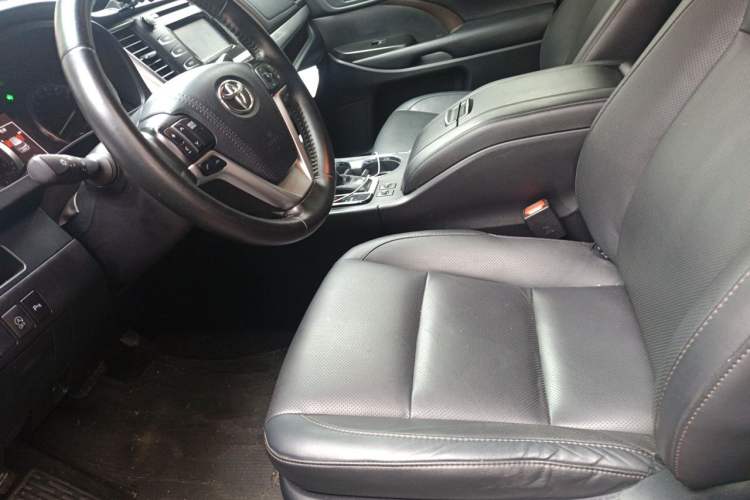 Used Toyota Highlander 2018 2.0T Four-Wheel Drive Luxury Version 7 Seats China VI Standard Left Front Seat