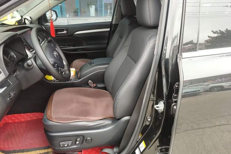 Used Toyota Highlander 2018 2.0T Four-Wheel Drive Luxury Edition 7 Seats China V Emission Standard Left Front Seat