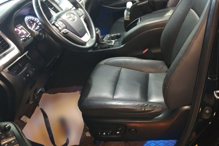 Used Toyota Highlander 2018 2.0T Four-Wheel Drive Luxury Version 7 Seats China VI Standard Left Front Seat