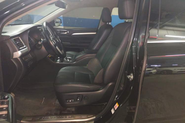 Used Toyota Highlander 2018 2.0T Four-Wheel Drive Prestige Version 7 Seats China V Emission Standard Left Front Seat