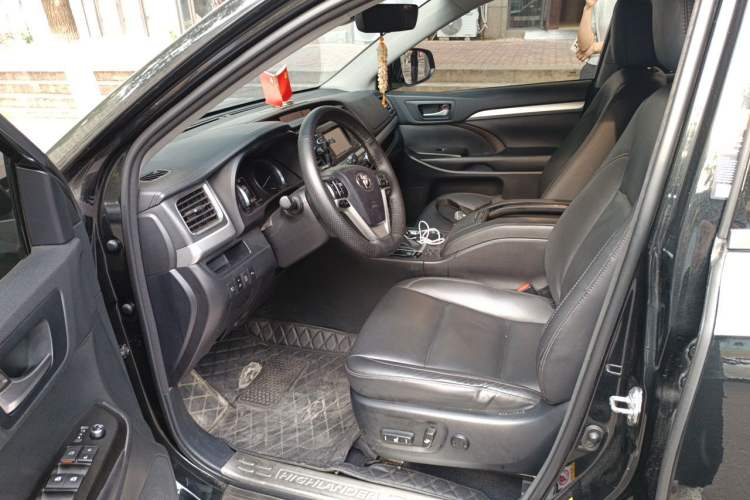Used Toyota Highlander 2018 2.0T Four-Wheel Drive Luxury Edition 7 Seats China V Emission Standard Left Front Seat