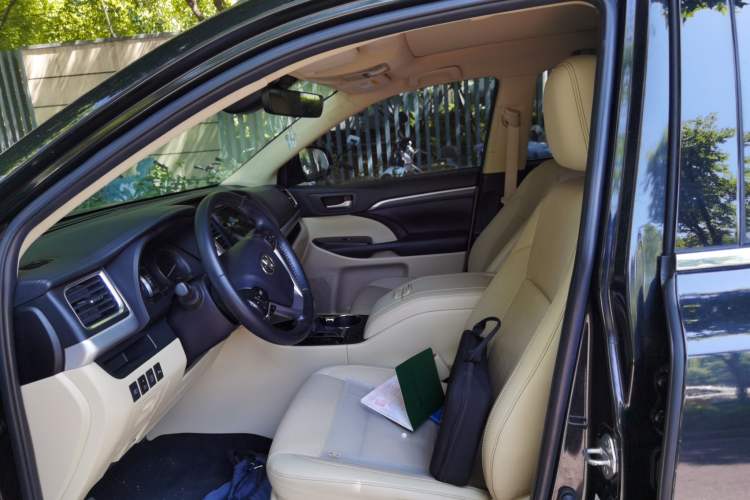 Used Toyota Highlander 2018 2.0T Four-Wheel Drive Luxury Version 7 Seats China VI Standard Left Front Seat
