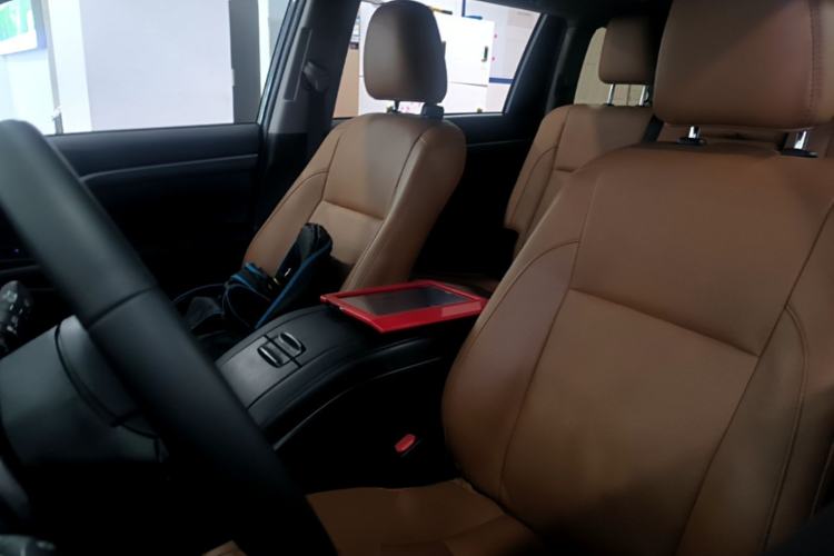 Used Toyota Highlander 2018 2.0T Four-Wheel Drive Knight Edition 7 Seats China VI Standard Left Front Seat