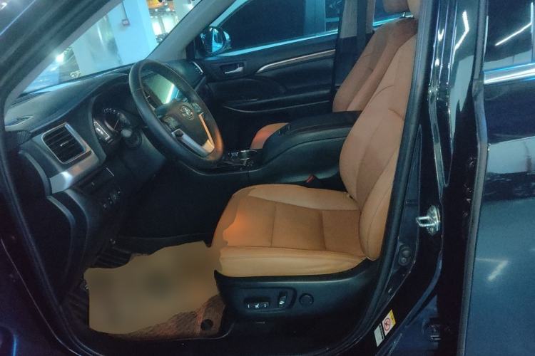Used Toyota Highlander 2018 2.0T Four-Wheel Drive Knight Edition 7 Seats China VI Standard Left Front Seat