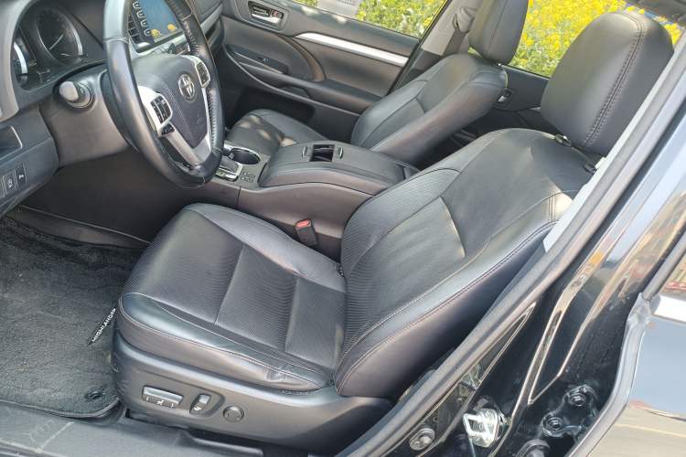 Used Toyota Highlander 2018 2.0T Four-Wheel Drive Luxury Edition 7 Seats China V Emission Standard Left Front Seat