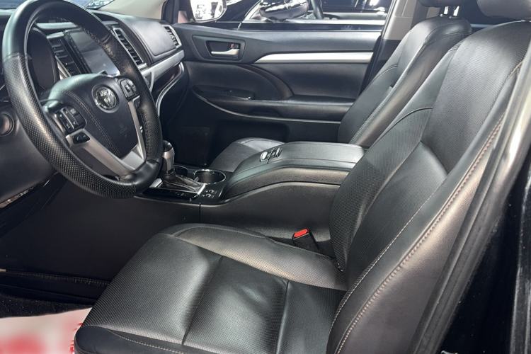 Used Toyota Highlander 2018 2.0T Four-Wheel Drive Luxury Version 7 Seats China VI Standard Left Front Seat