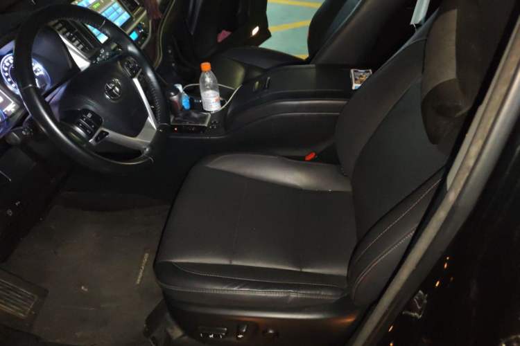 Used Toyota Highlander 2018 2.0T Four-Wheel Drive Luxury Edition 7 Seats China V Emission Standard Left Front Seat
