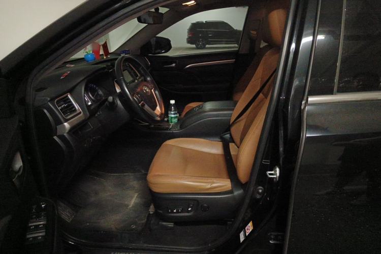 Used Toyota Highlander 2018 2.0T Four-Wheel Drive Knight Edition 7 Seats China VI Standard Left Front Seat