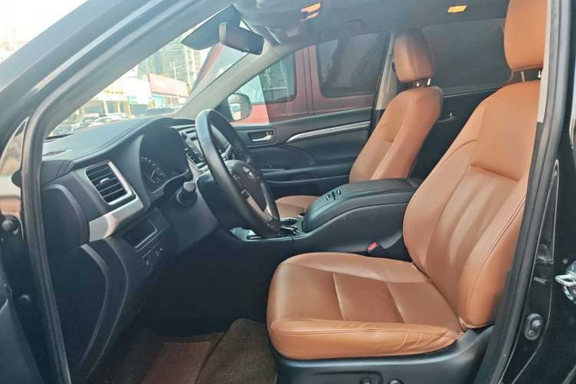 Used Toyota Highlander 2018 2.0T Four-Wheel Drive Knight Edition 7 Seats China VI Standard Left Front Seat