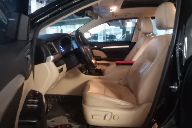 Used Toyota Highlander 2018 2.0T Four-Wheel Drive Luxury Version 7 Seats China VI Standard Left Front Seat