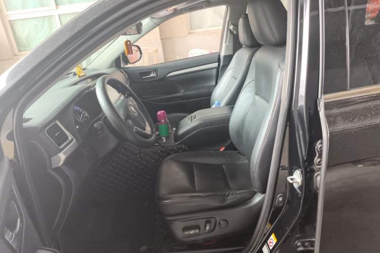 Used Toyota Highlander 2018 2.0T Four-Wheel Drive Luxury Edition 7 Seats China V Emission Standard Left Front Seat