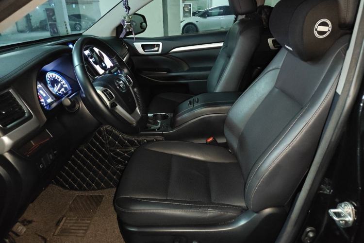 Used Toyota Highlander 2018 2.0T Four-Wheel Drive Luxury Edition 7 Seats China V Emission Standard Left Front Seat