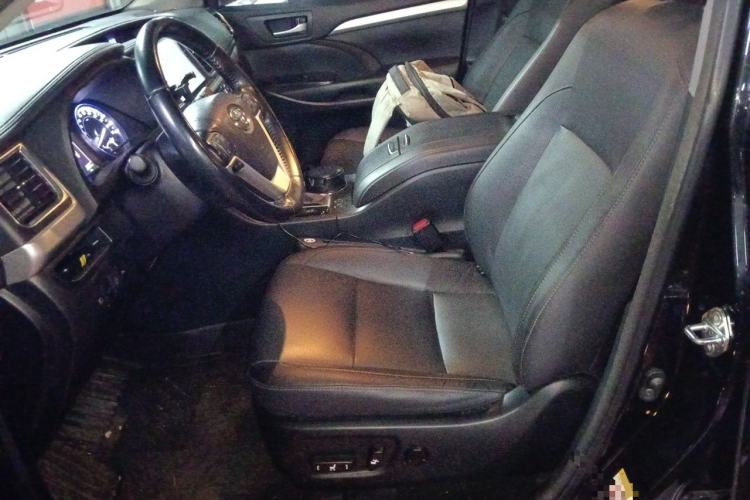 Used Toyota Highlander 2018 2.0T Four-Wheel Drive Prestige Version 7 Seats China V Emission Standard Left Front Seat