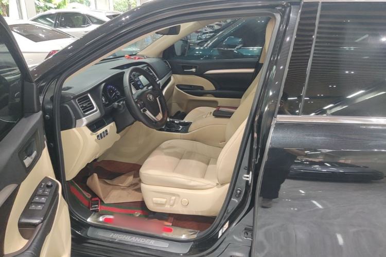 Used Toyota Highlander 2018 2.0T Four-Wheel Drive Luxury Edition 7 Seats China V Emission Standard Left Front Seat